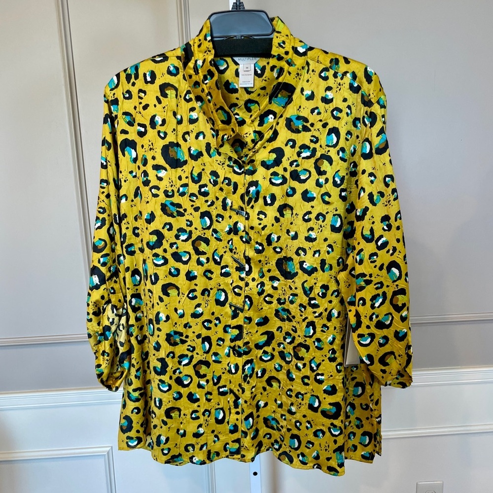 Multiples NWT 3X Button Down Blouse Top Animal Print Cheetah Wire Collar